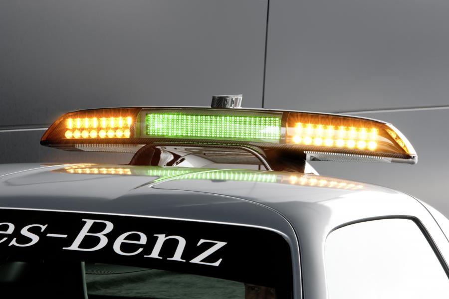  Mercedes-Benz SLS AMG F1 Safety Car 2010 года  (фото 17 из 46)